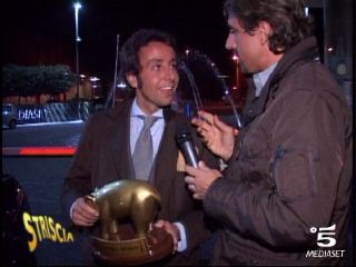 Immagine di Tapiro d'oro al 'cumenda' Roberto, stasera a Striscia la Notizia - Scopri su Televisione